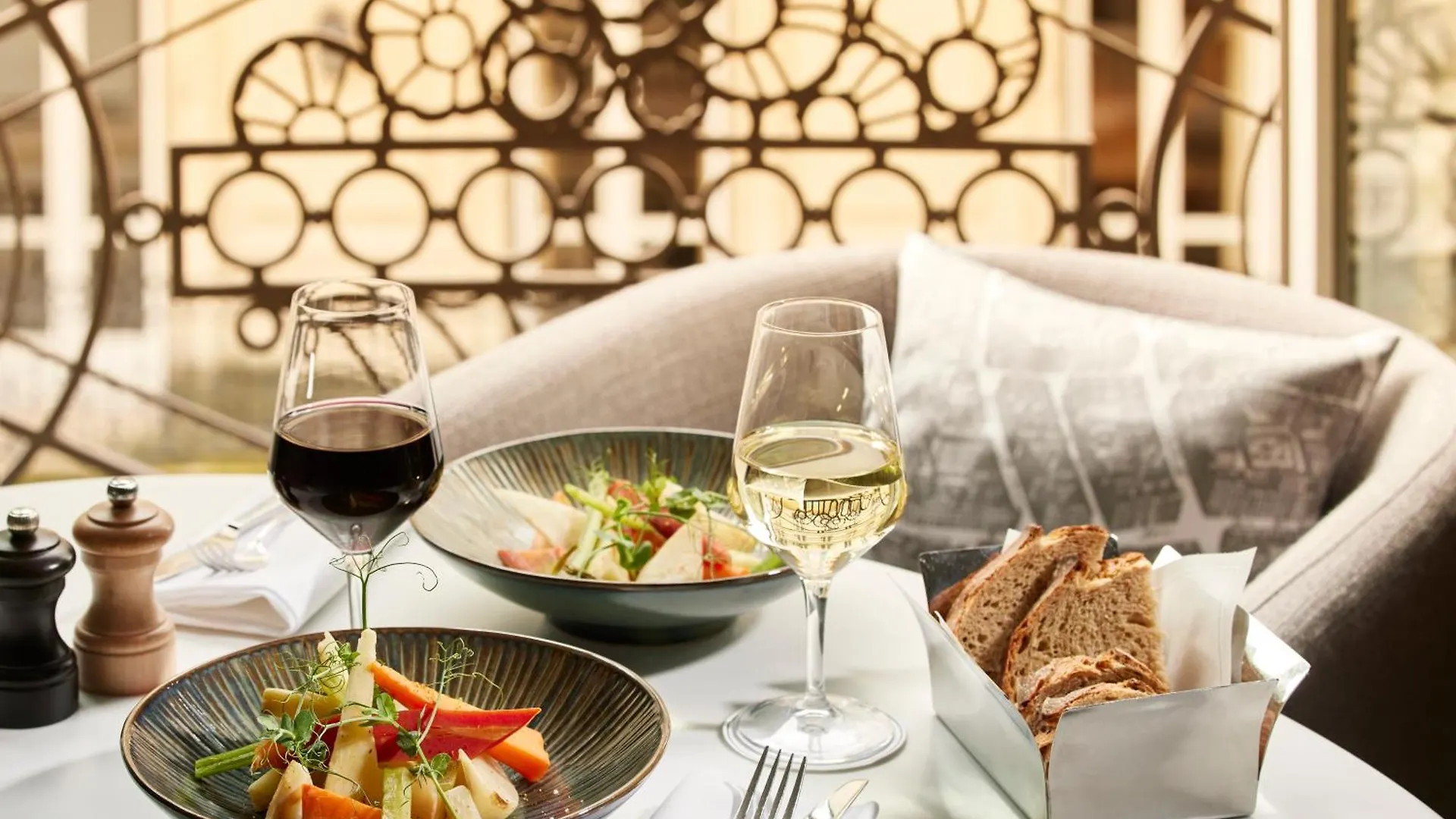 Sofitel Arc De Triomphe Hotel 5*