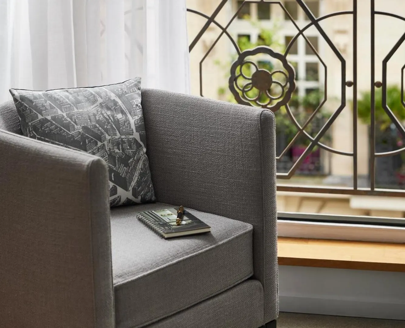 Sofitel Arc De Triomphe 5*