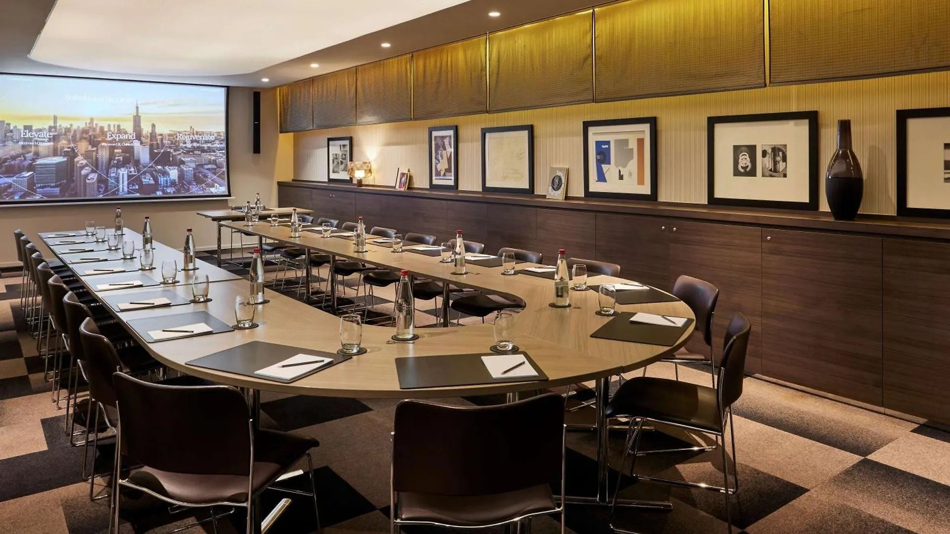 Hotel Sofitel Arc De Triomphe 5*