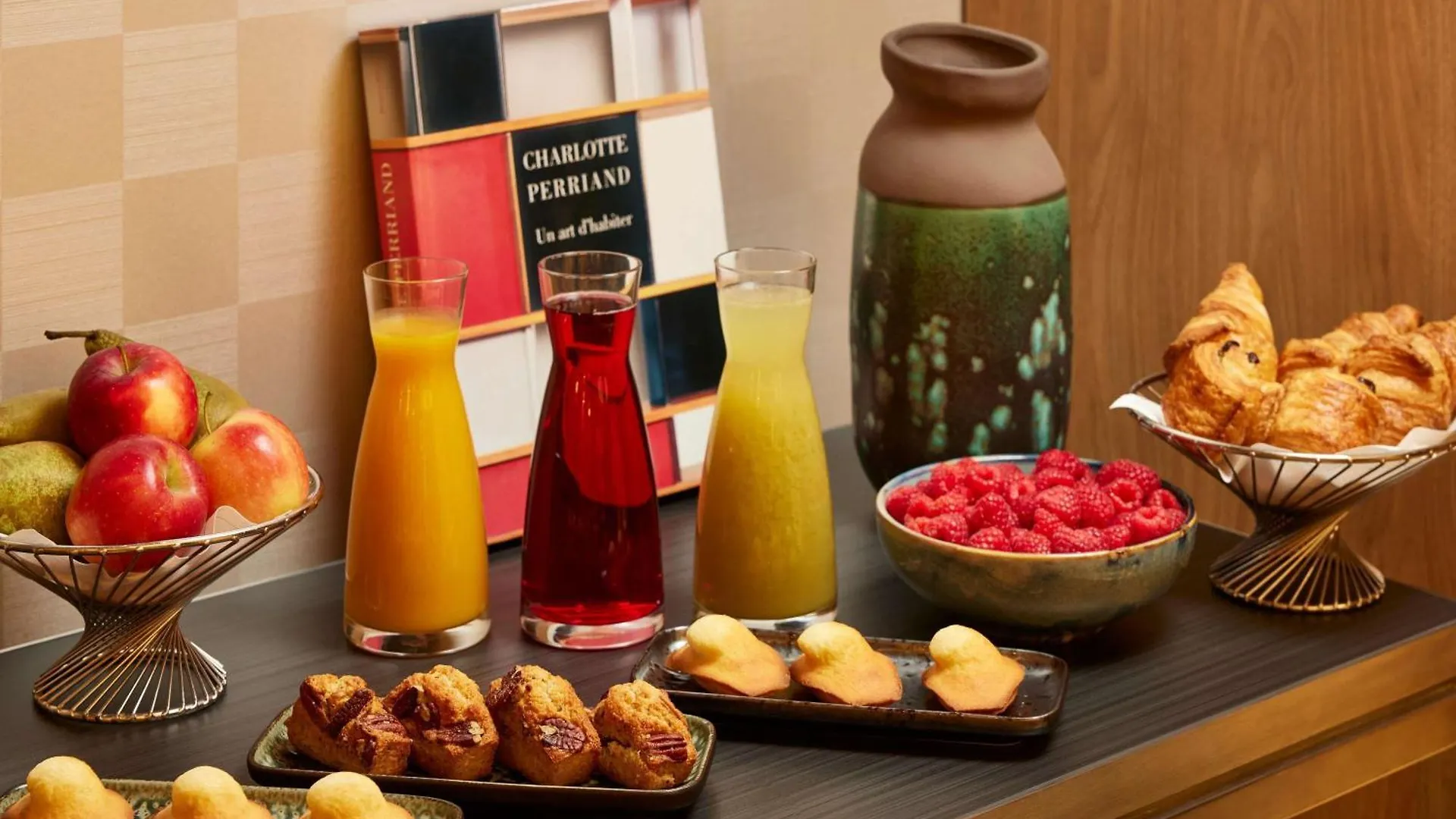 Hotel Sofitel Arc De Triomphe 5*