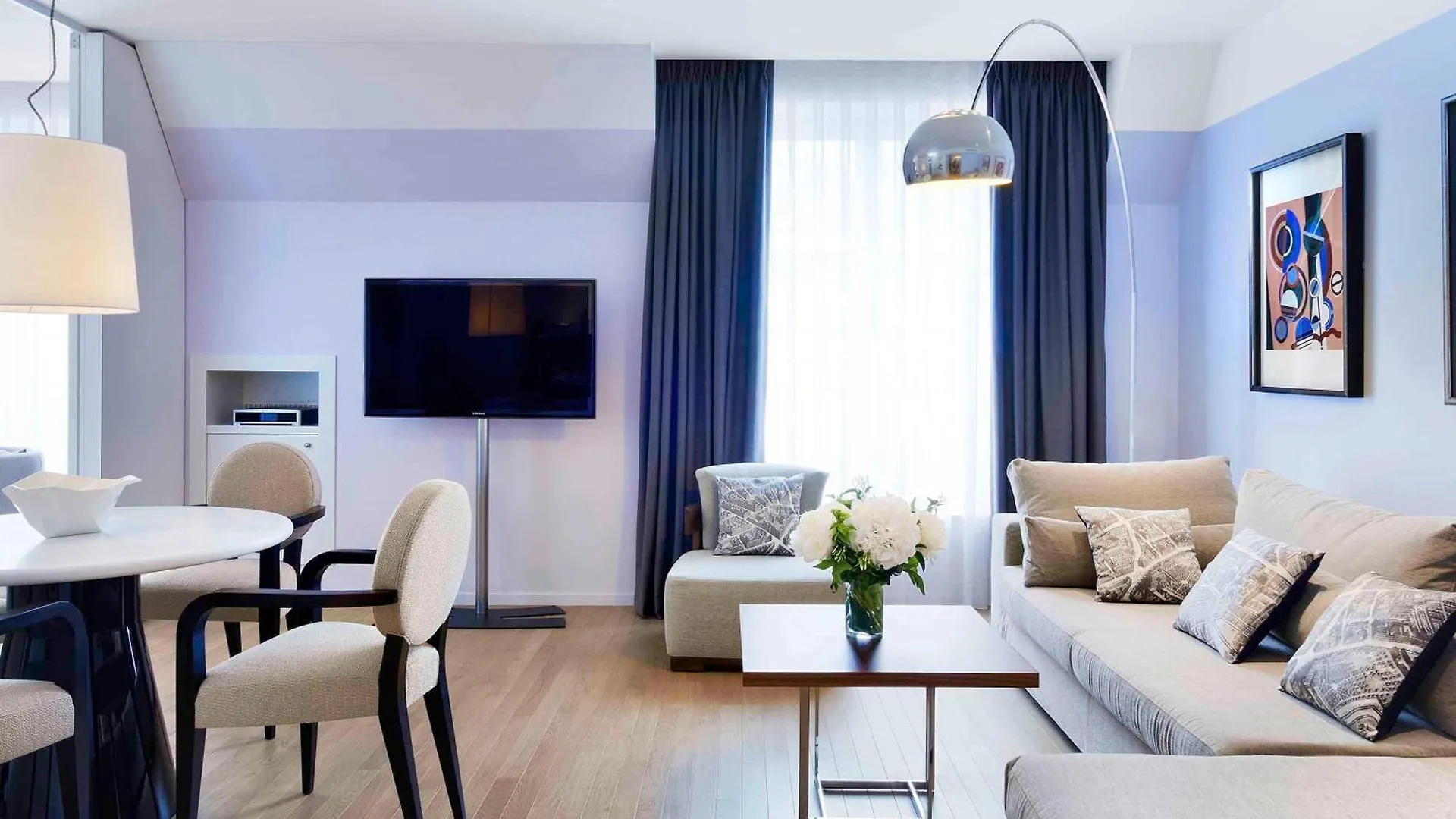 Sofitel Arc De Triomphe 5*